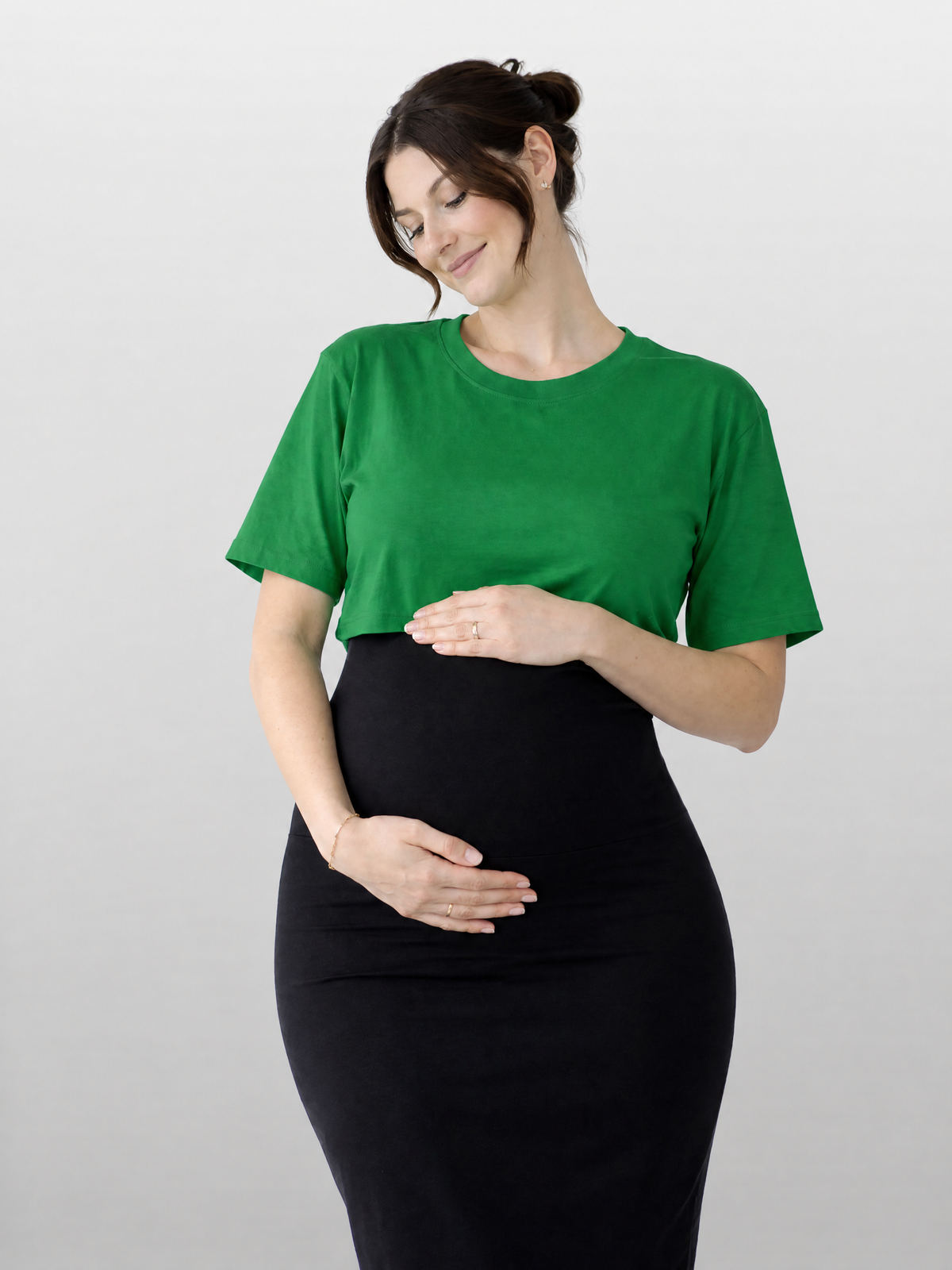 Crop Top Maternity with Short Sleeves and Crew Neck