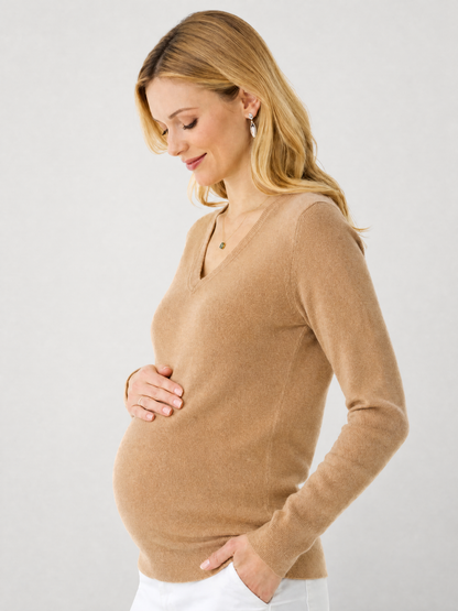 Sweater Maternity V-Neck in Lightweight Fluffy Knit